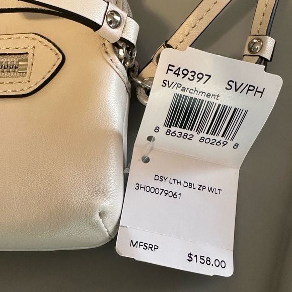 NWT Coach Beautiful Parchment Wristlet Wallet - Picture 2 of 11